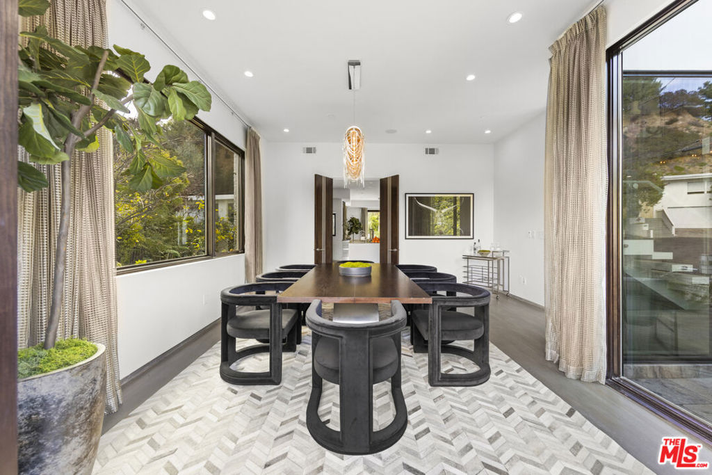 9586 Shirley Lane