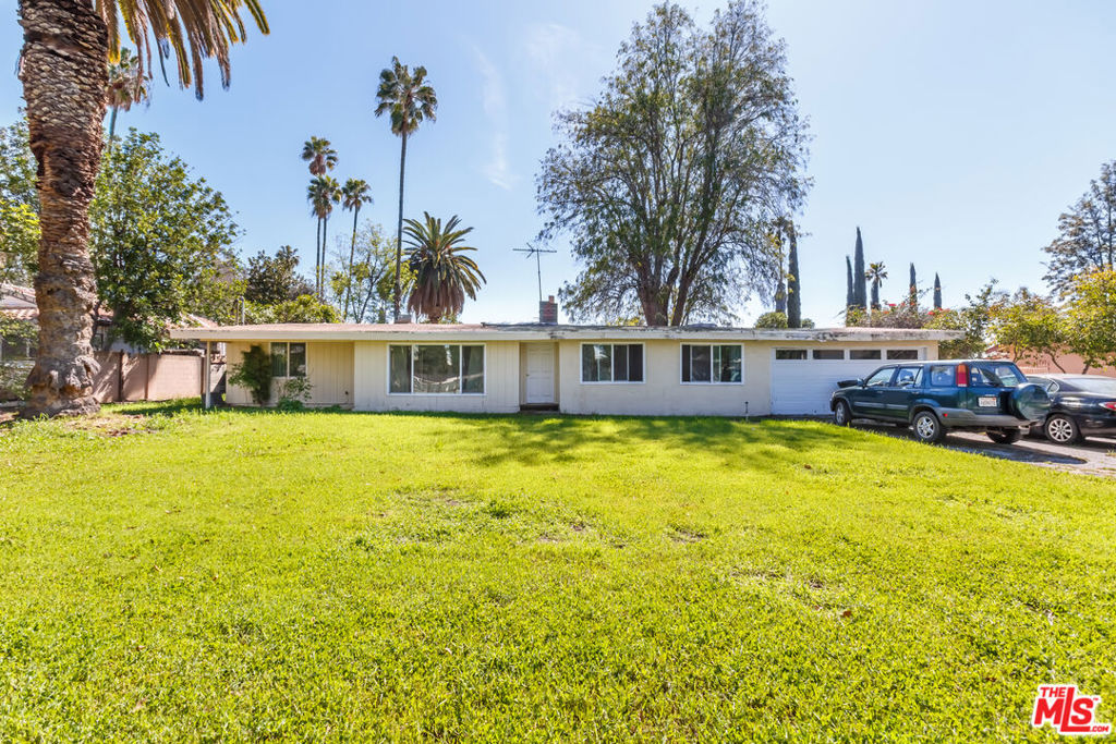 1538 E Cameron Avenue