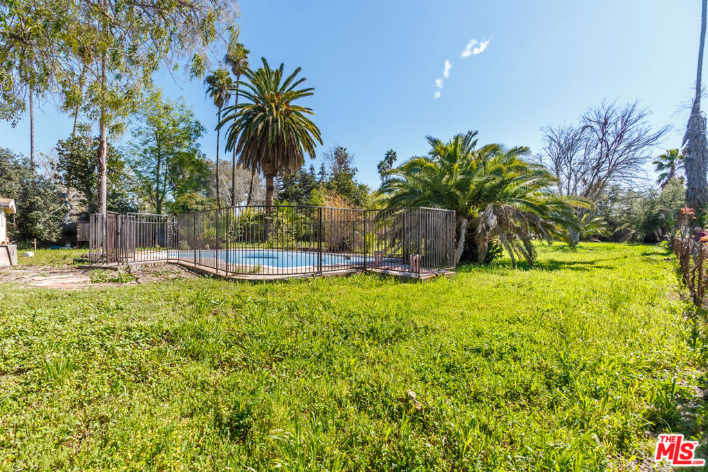 1538 E Cameron Avenue