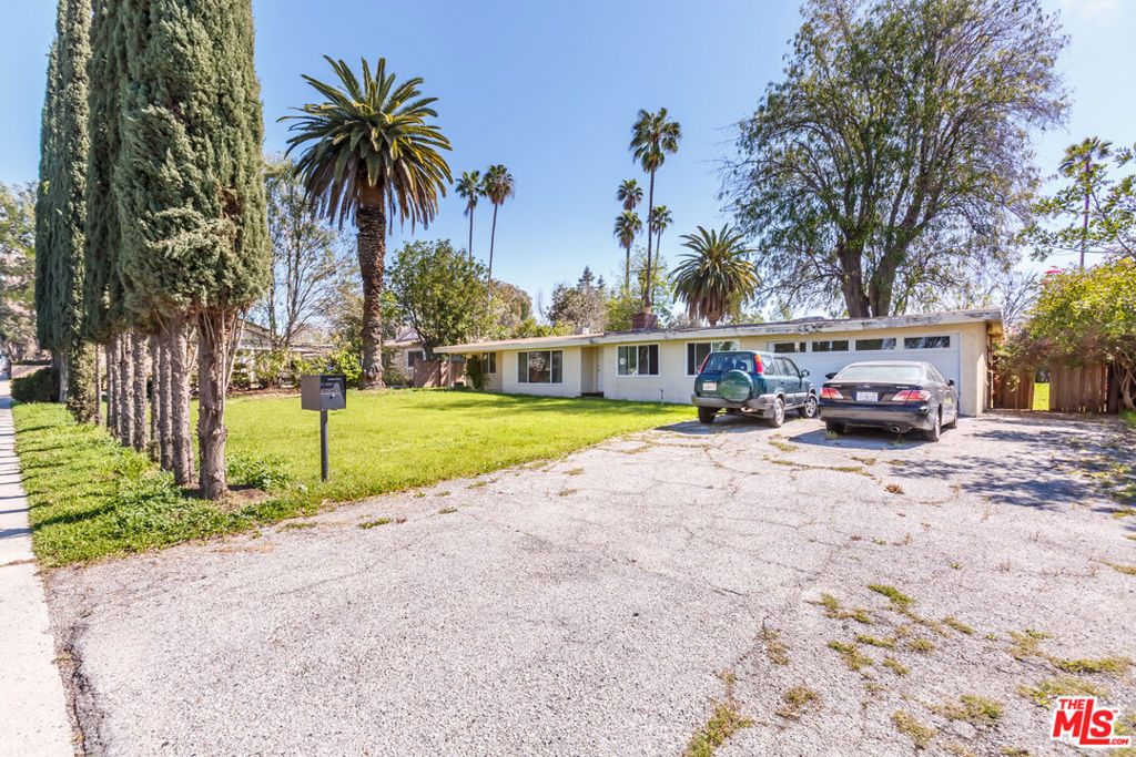 1538 E Cameron Avenue