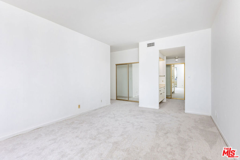321 S San Vicente Boulevard 706