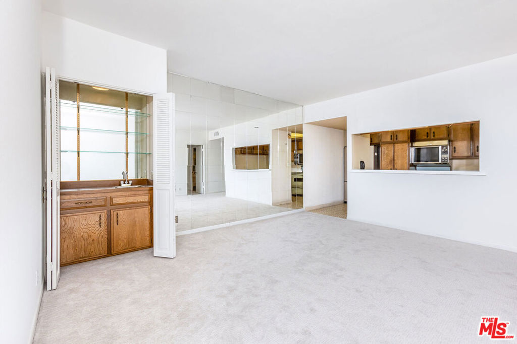 321 S San Vicente Boulevard 706