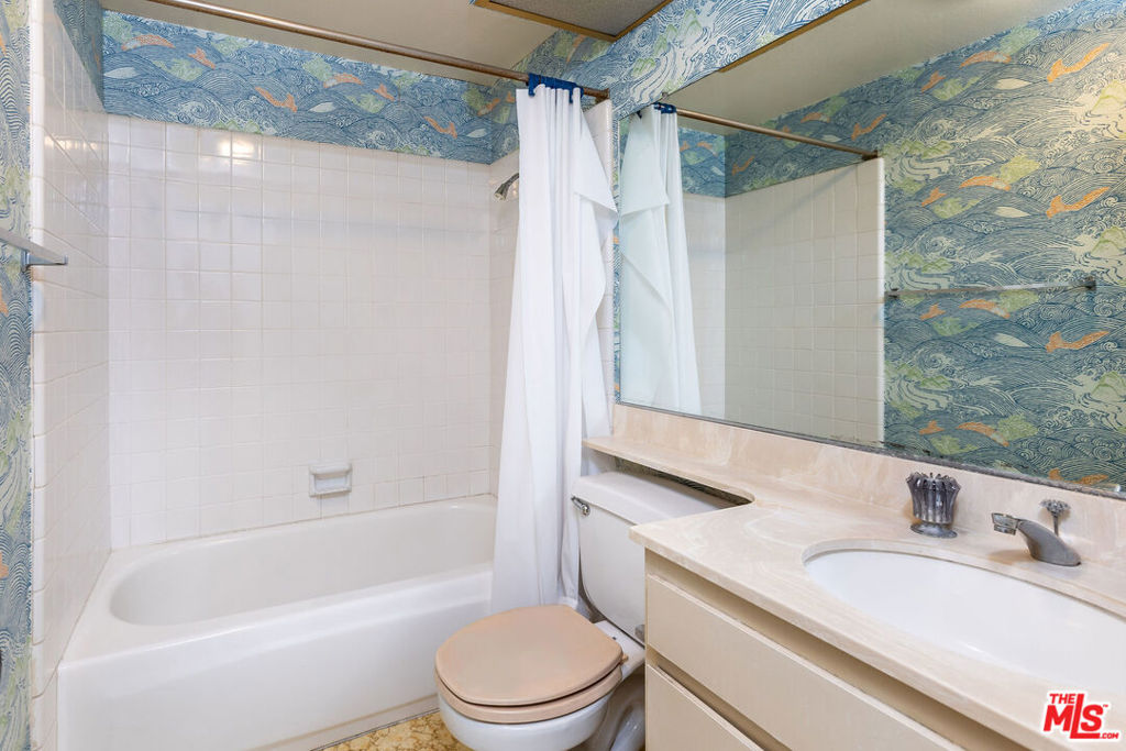 321 S San Vicente Boulevard 706