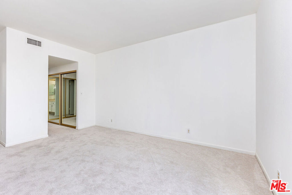 321 S San Vicente Boulevard 706