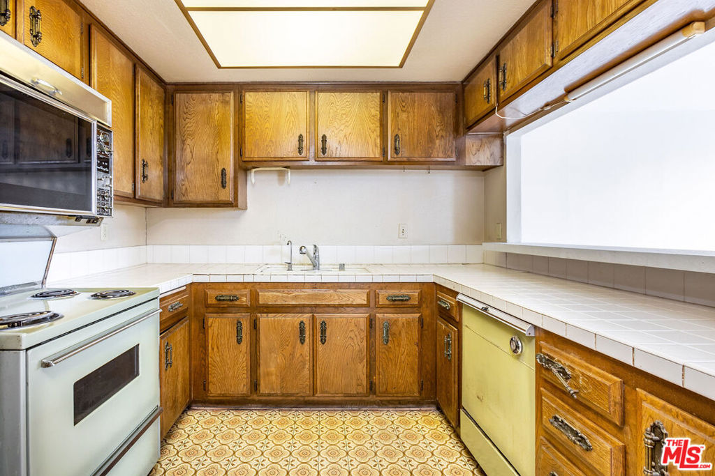 321 S San Vicente Boulevard 706