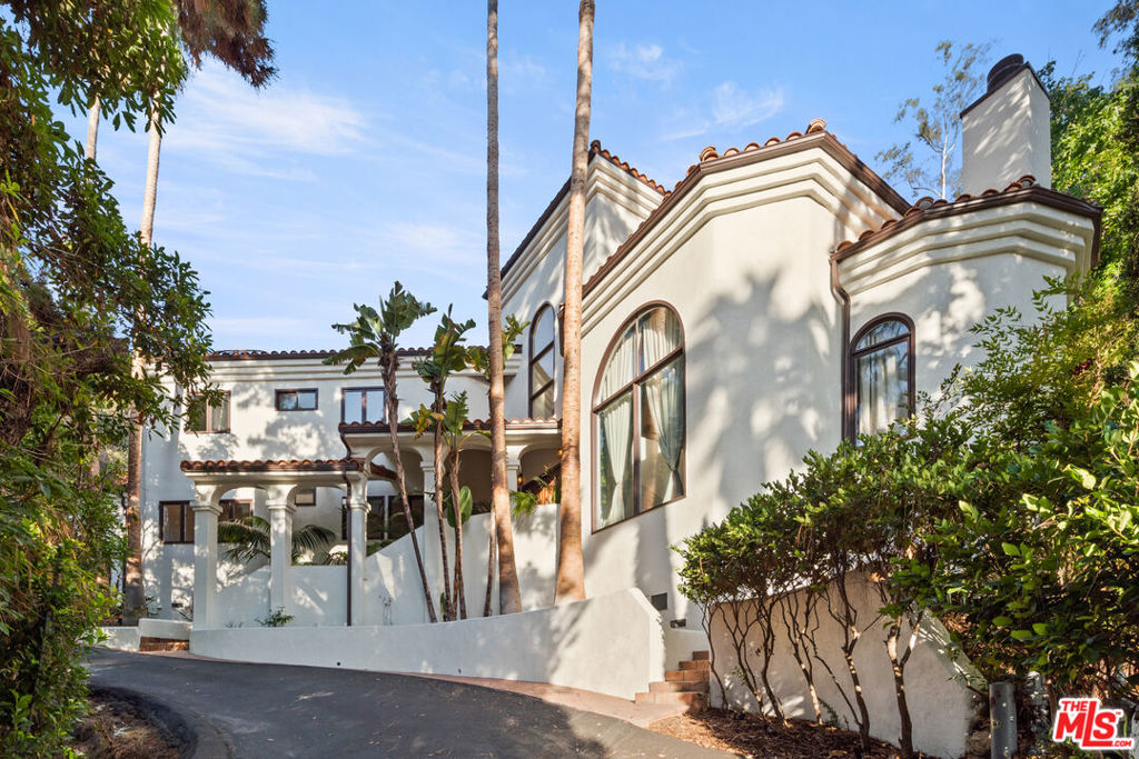 2468 Coldwater Canyon Drive