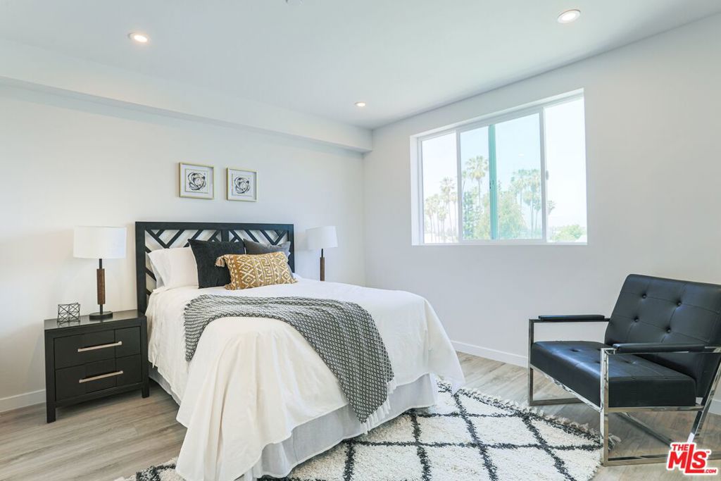 7022 Alabama Avenue Unit: 201