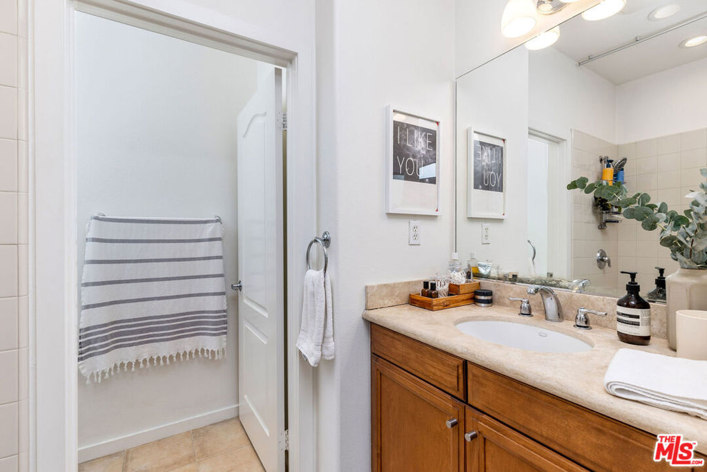 5403 W 149th Place Unit: 1