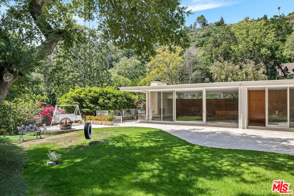 1504 Stone Canyon Road