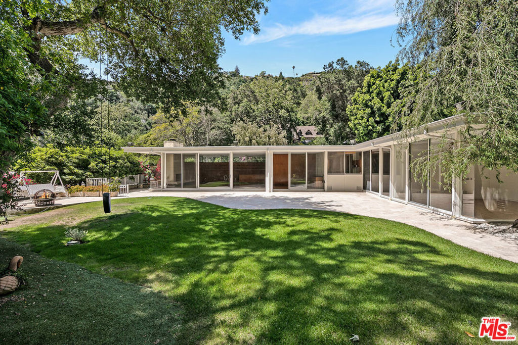 1504 Stone Canyon Road