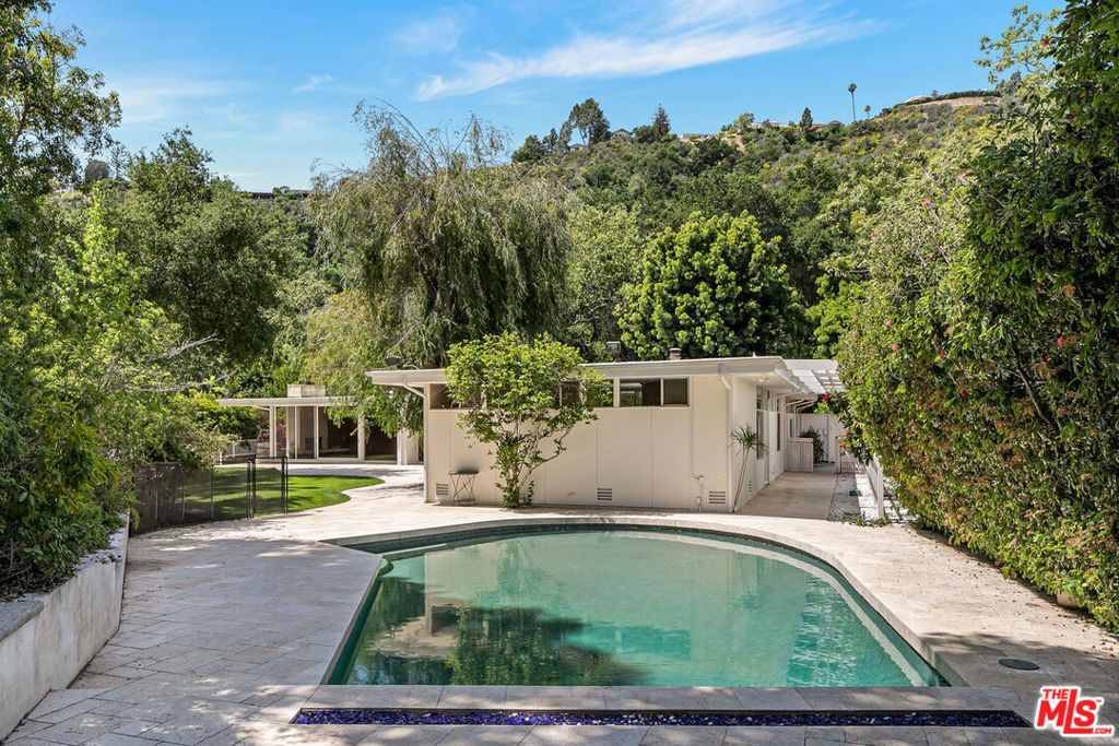 1504 Stone Canyon Road