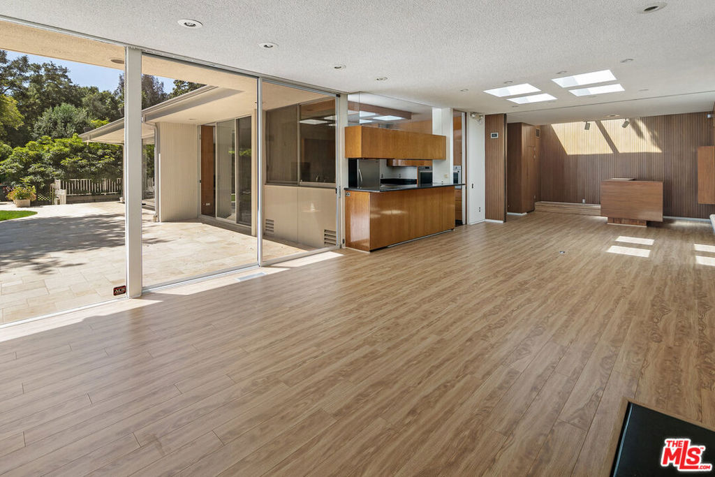 1504 Stone Canyon Road