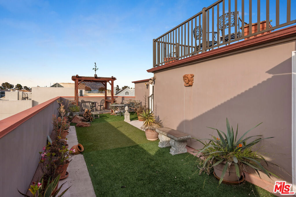 4707 Roma Court