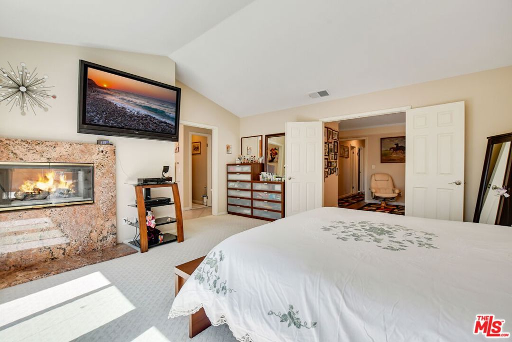 7000 Fabriano Place