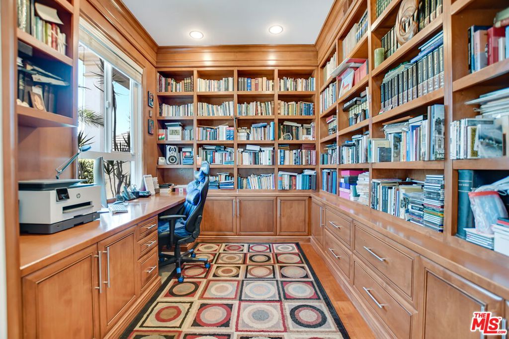 7000 Fabriano Place