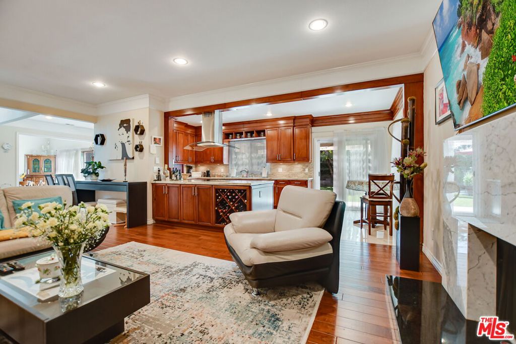 7000 Fabriano Place