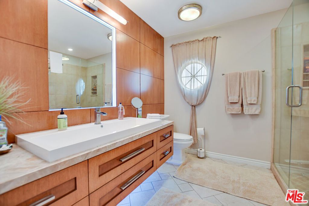 7000 Fabriano Place