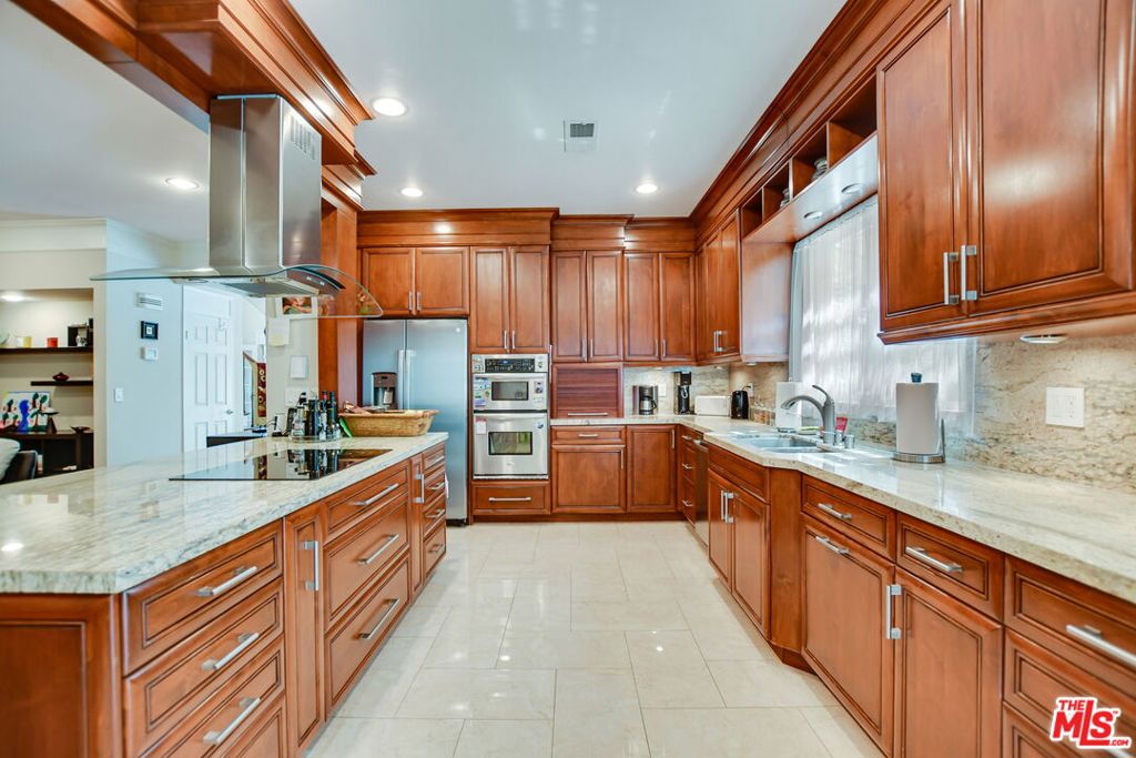 7000 Fabriano Place