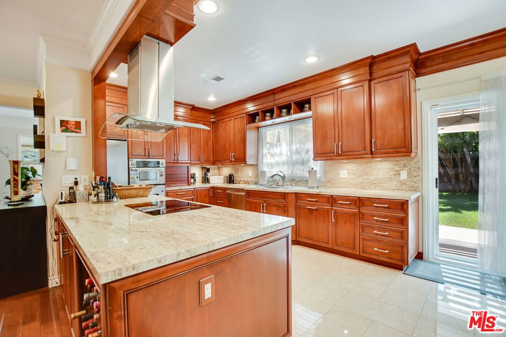 7000 Fabriano Place