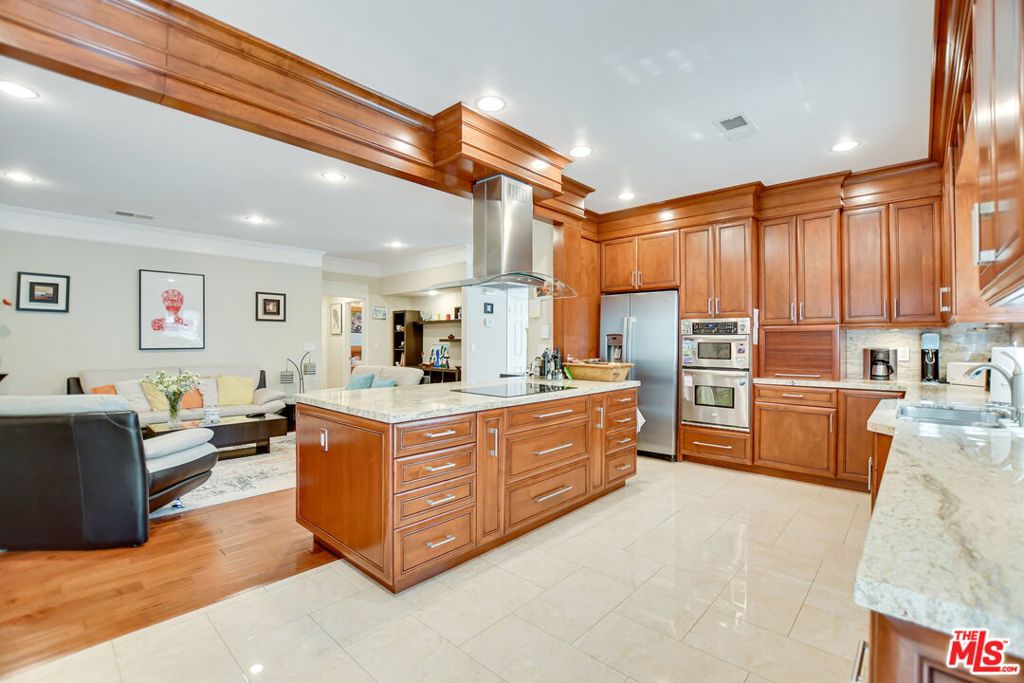 7000 Fabriano Place