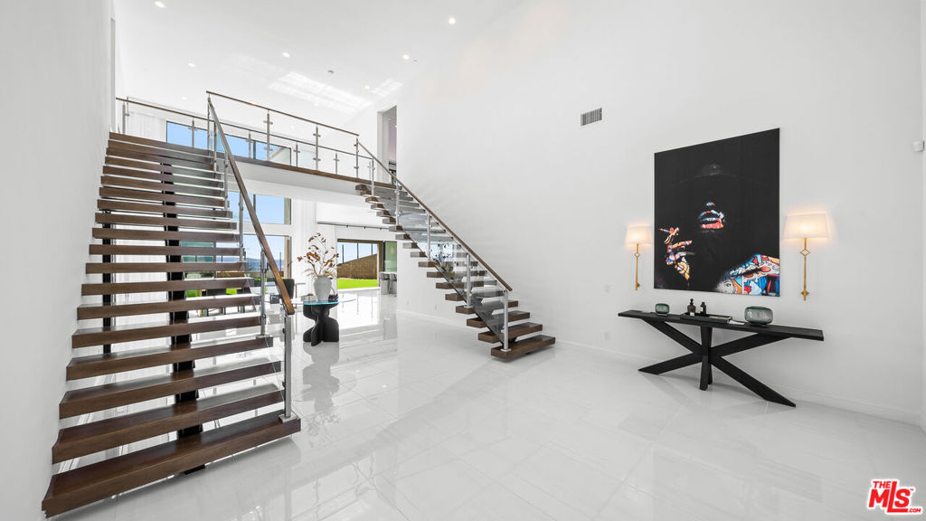 20416 W Willoughby Lane