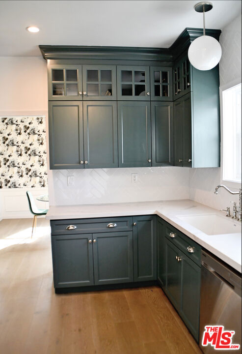 137 N Harper Avenue Unit: 1/2