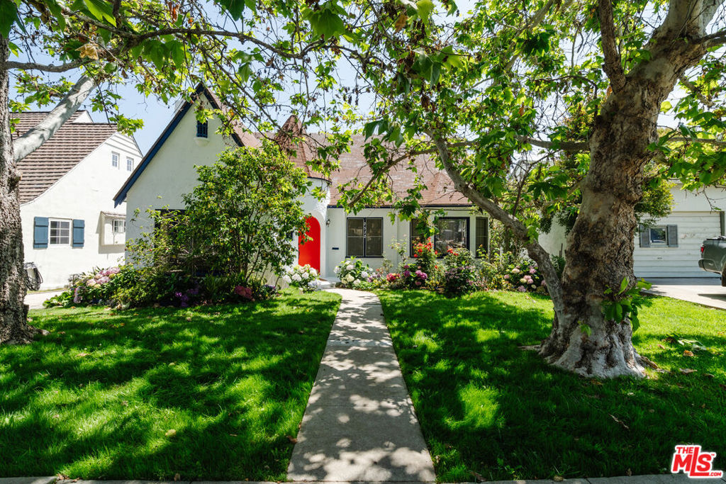 2512 Aiken Avenue 