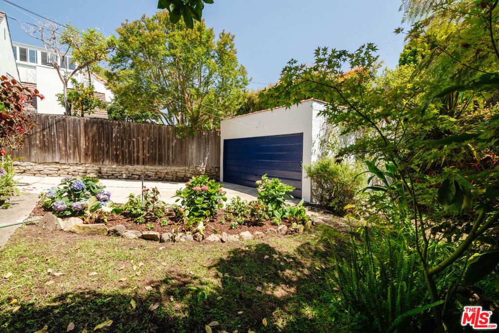 2512 Aiken Avenue 