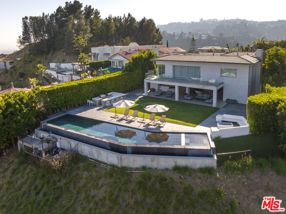 2002 Hercules Drive