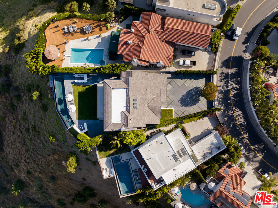 2002 Hercules Drive