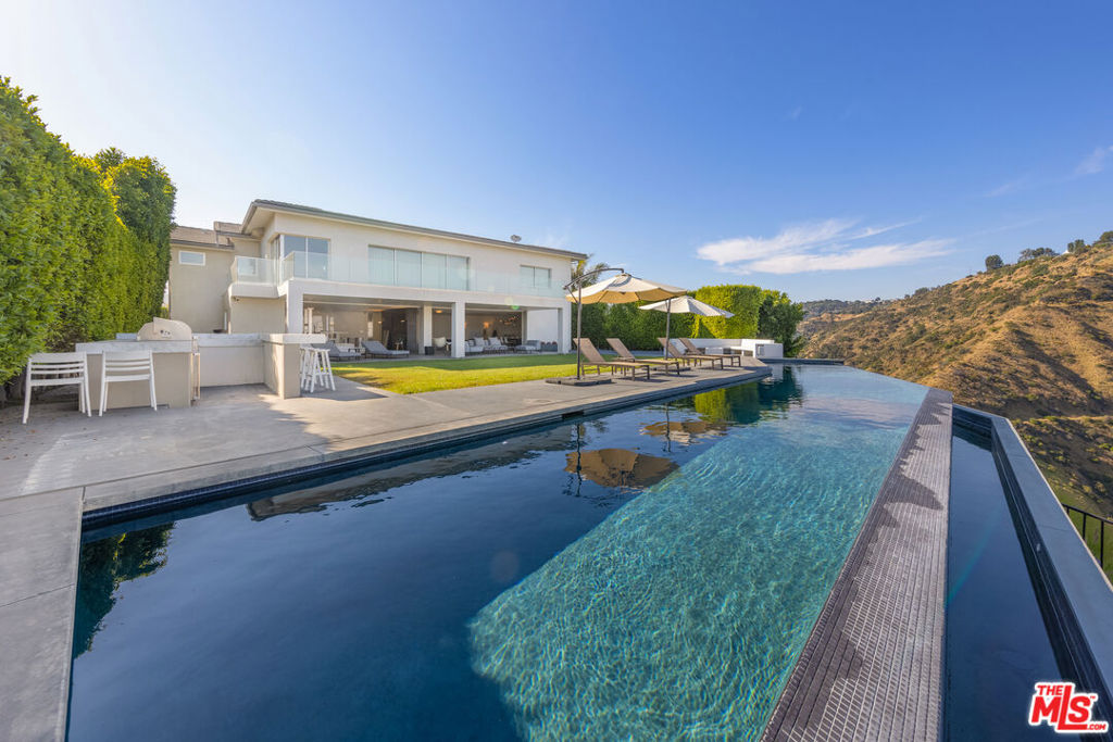 2002 Hercules Drive
