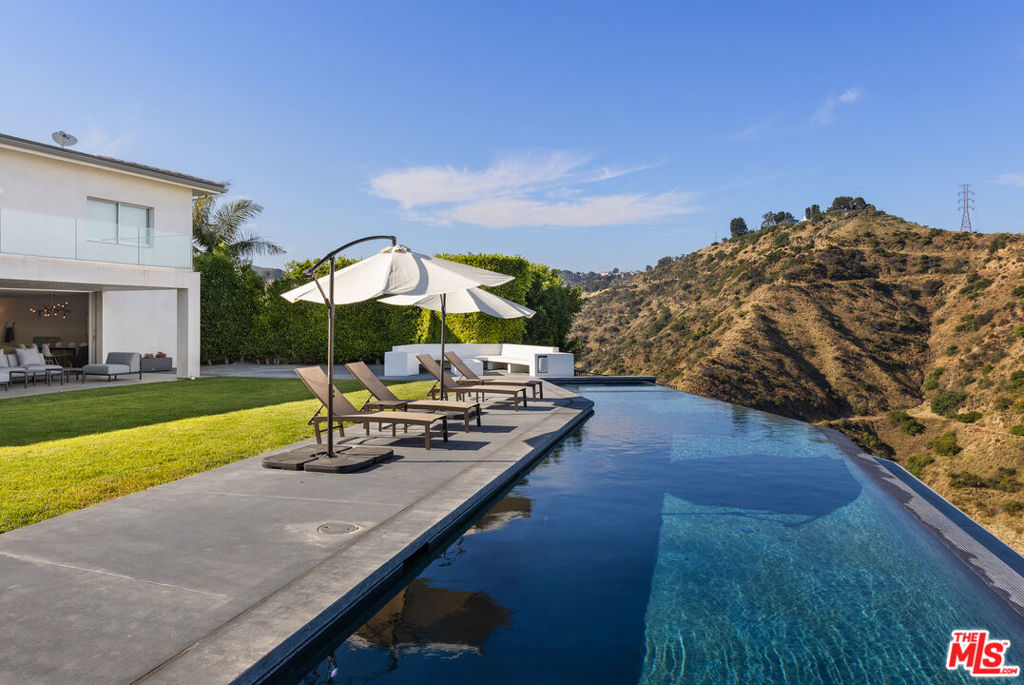 2002 Hercules Drive