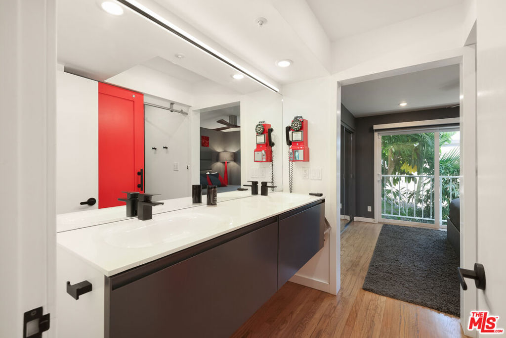 1016 Hancock Avenue Unit: 2 