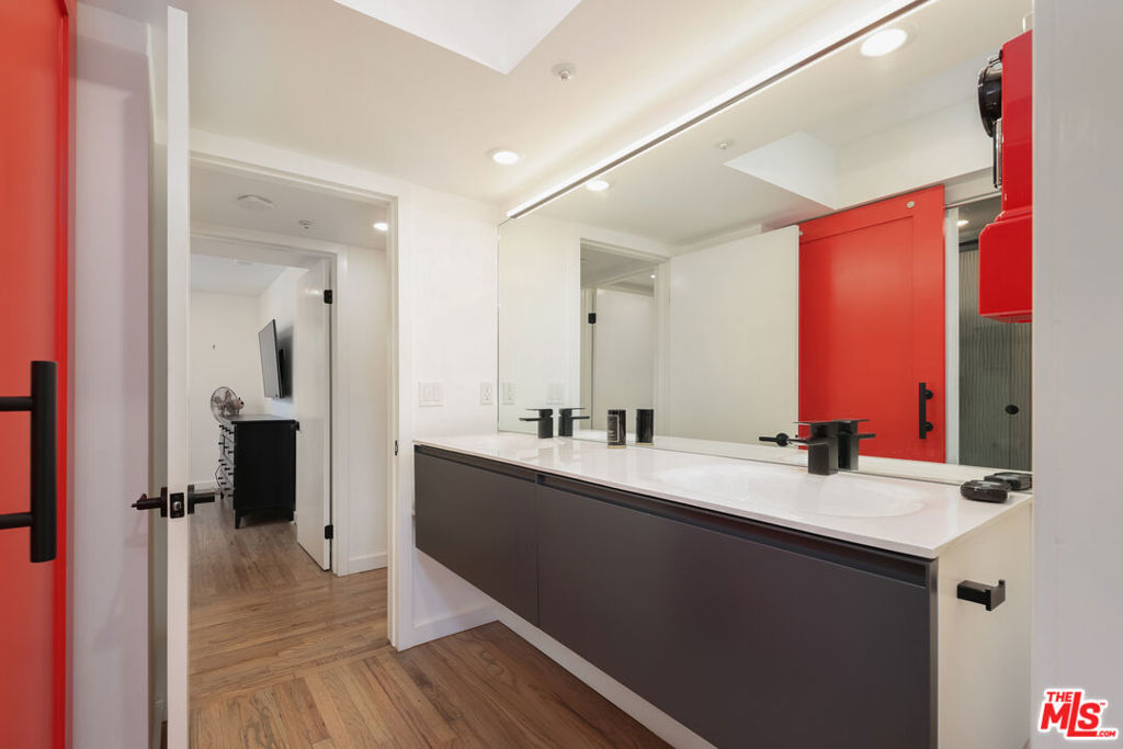 1016 Hancock Avenue Unit: 2 