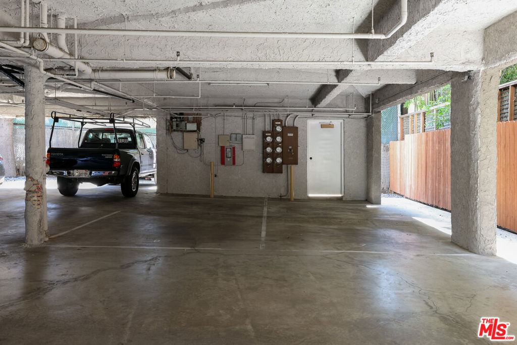 1016 Hancock Avenue Unit: 2 