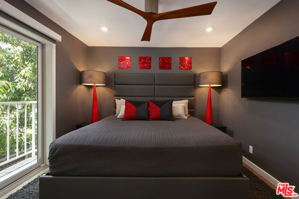 1016 Hancock Avenue Unit: 2 