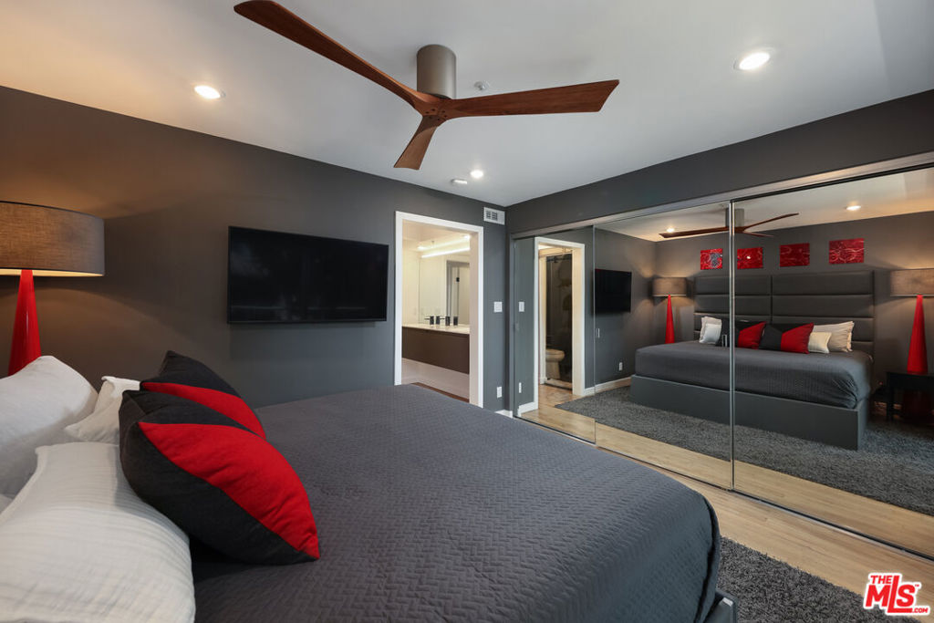 1016 Hancock Avenue Unit: 2 