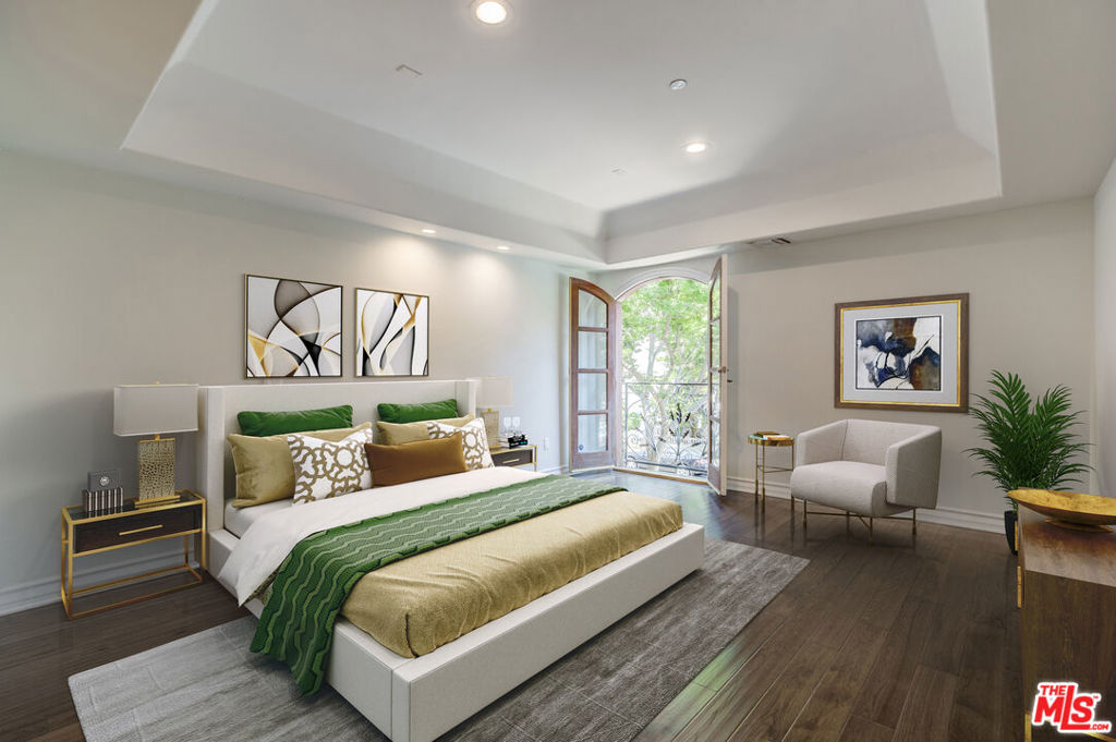 353 S Reeves Drive Unit: 200