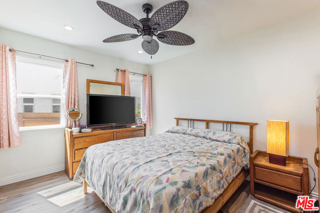 3140 W 74th Street