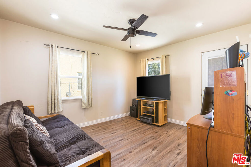 3140 W 74th Street