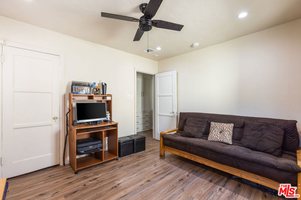 3140 W 74th Street