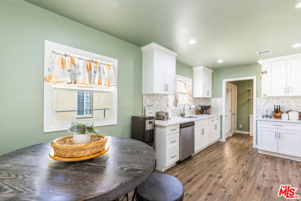 3140 W 74th Street