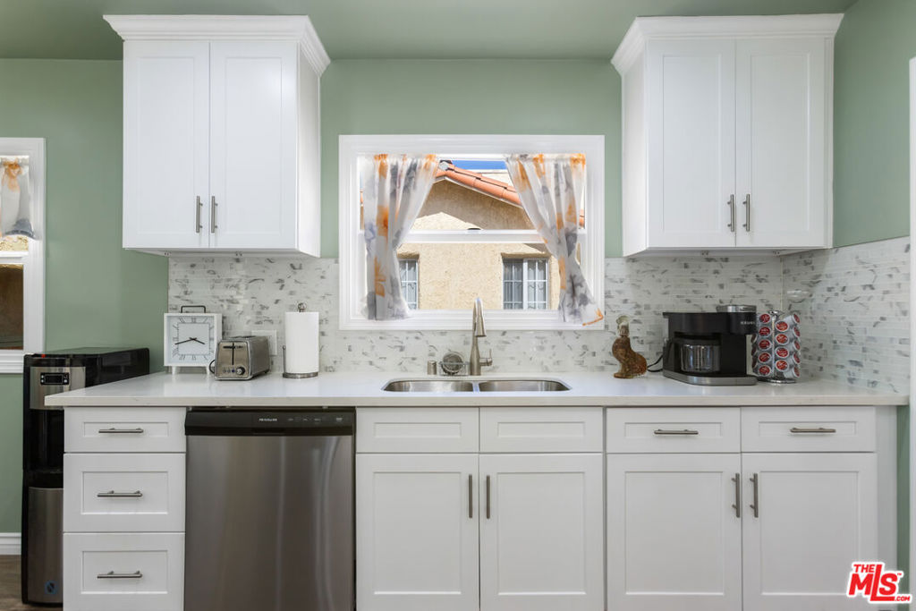 3140 W 74th Street