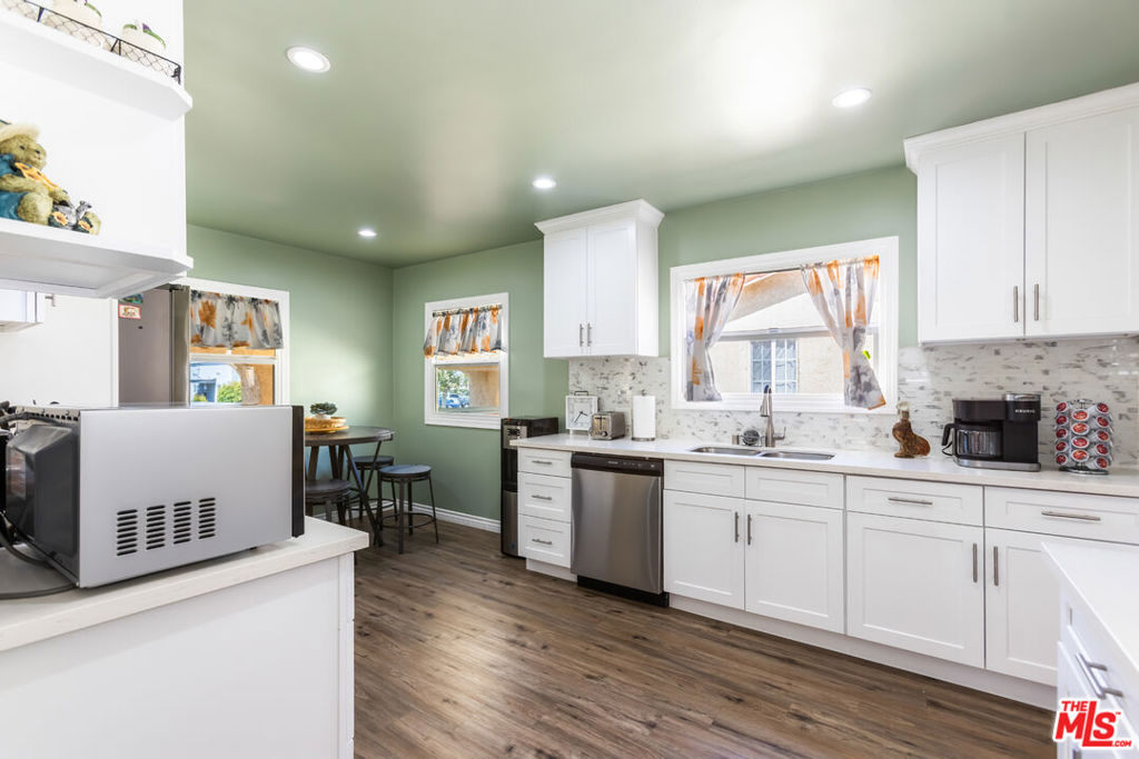 3140 W 74th Street