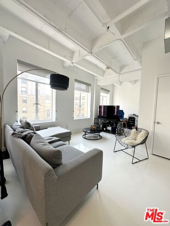 6253 Hollywood Boulevard Unit: 901