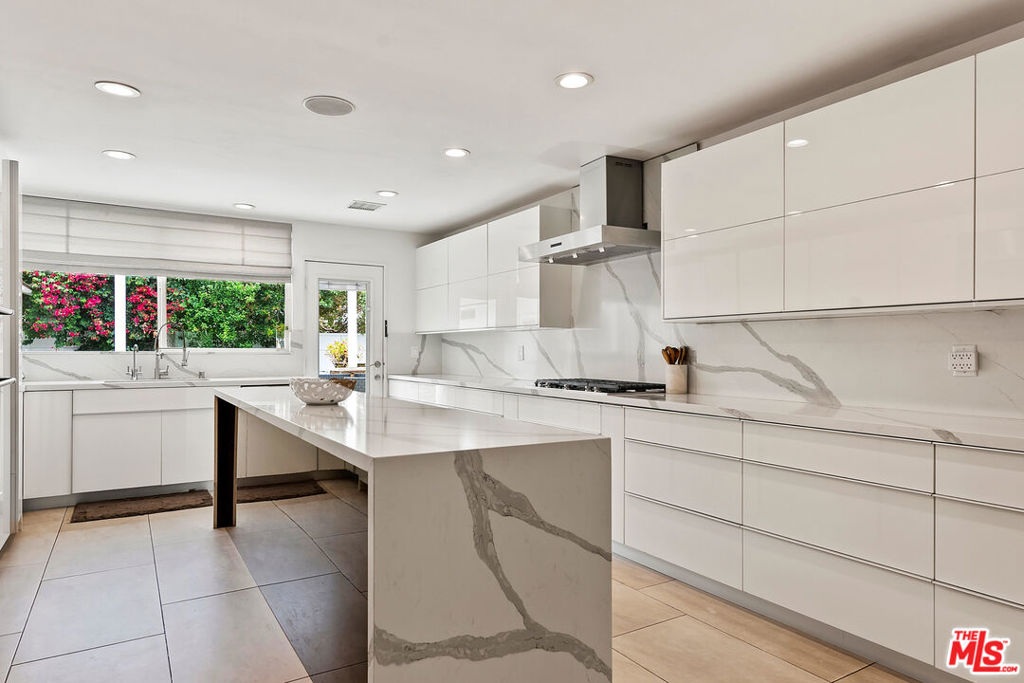305 S Crescent Drive