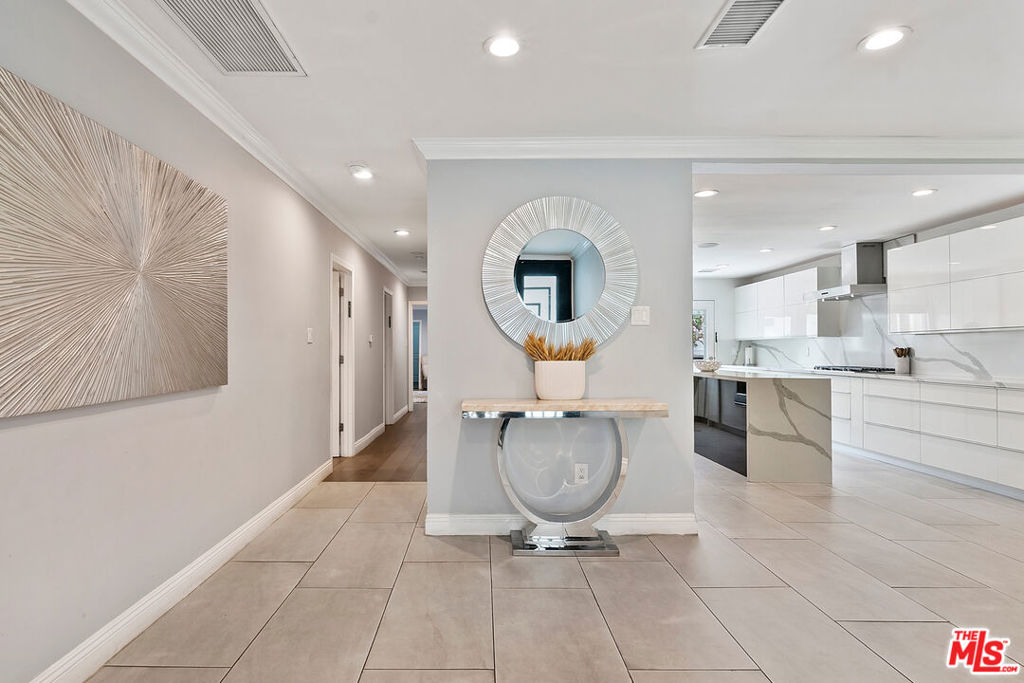 305 S Crescent Drive