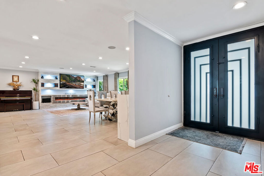 305 S Crescent Drive