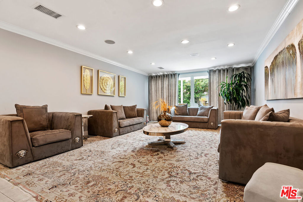 305 S Crescent Drive