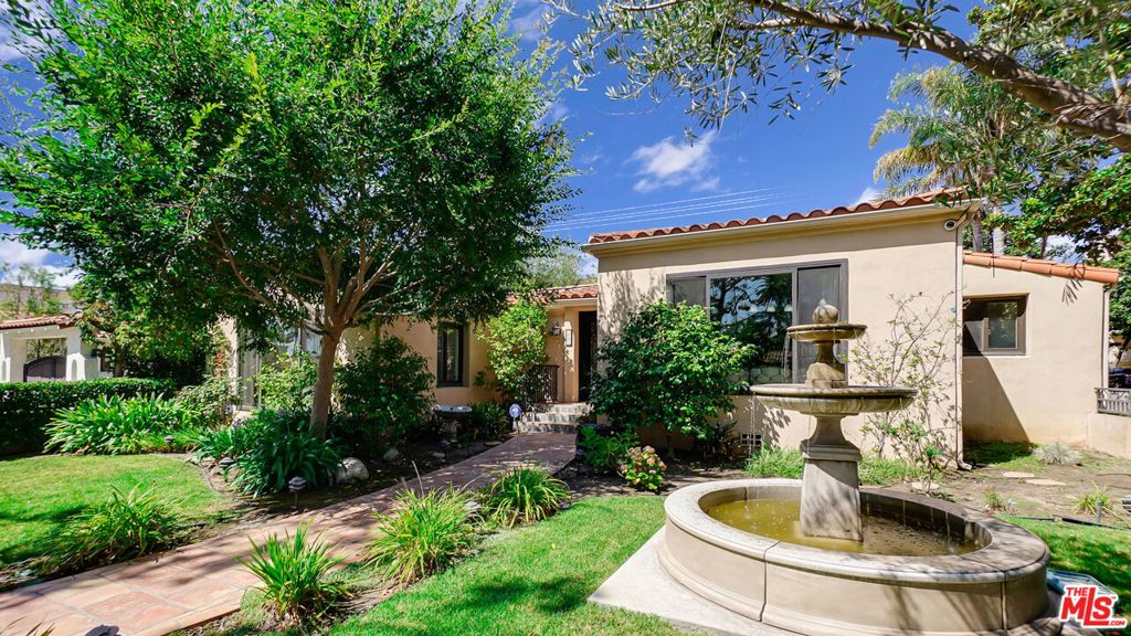 301 S Maple Drive